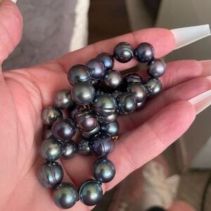 Tahitian pearl necklace